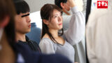 固定バイブが抜き取れず腰をくねらせイキ漏らす女